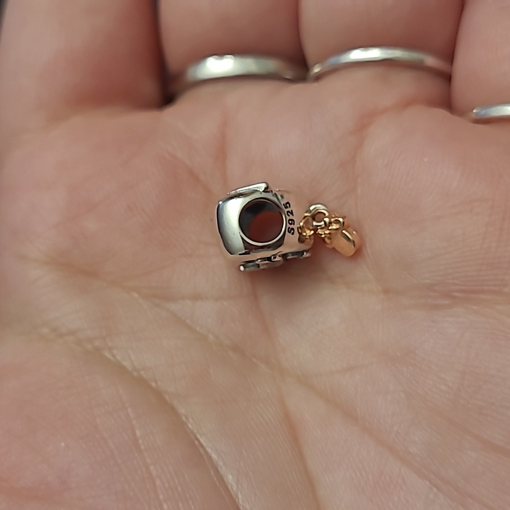 Minnie Mouse charm - Picture 3 of 5